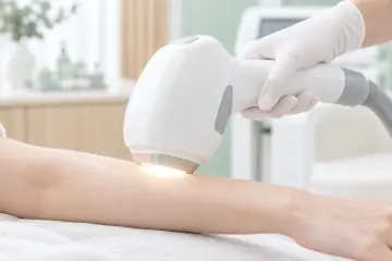 日式極光除毛:IPL 探頭照射手臂